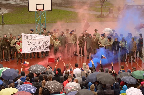 Dnes zvoníme naposledy