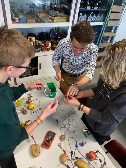 Projektový den B. Hrabala - Fyzika 1