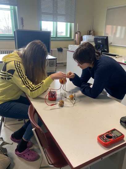 Projektový den B. Hrabala - Fyzika 3