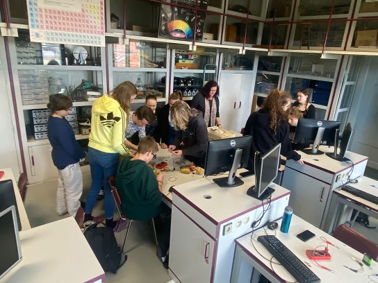 Projektový den B. Hrabala - Fyzika 8