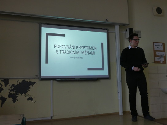 D. Dvorský obhajuje svou SOČ