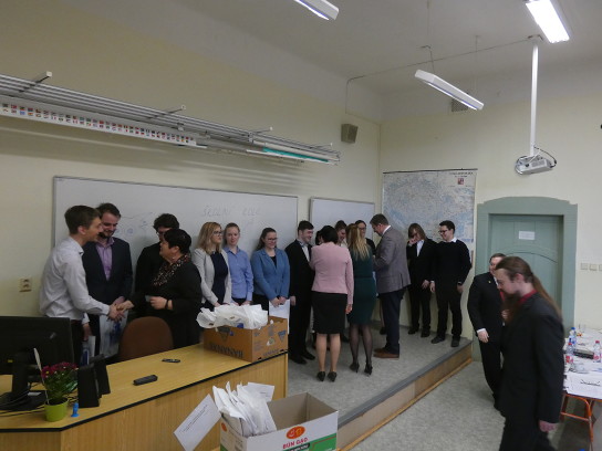 ...gratulování se zúčastnilo i vedení školy