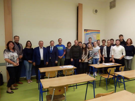 účastníci besedy se Z. Havlasem (Foto: M. Lébl)